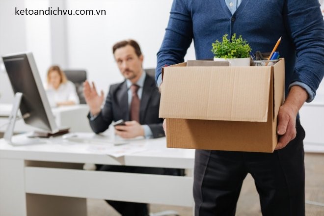 Nghỉ việc do bị chuyển làm việc khác, người lao động được gì?